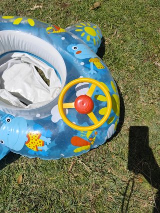 Colchoneta inflable de avión con volante