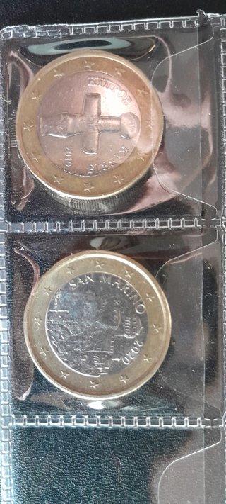 Varias monedas euro coleccionables