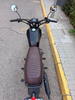Brixton BX 125 Negra y Marrón