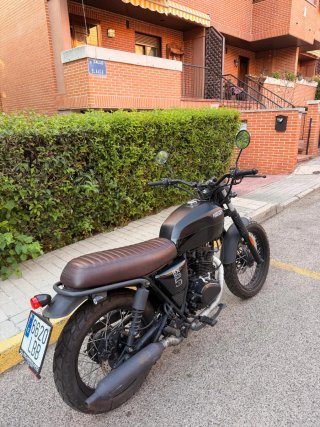 Brixton BX 125 Negra y Marrón