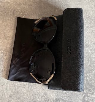 Gafas de Sol Guess Originales Negras y Doradas