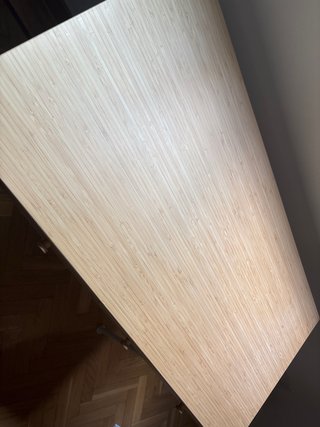 Scrivania in bambù con 3 cassetti. Lillasen