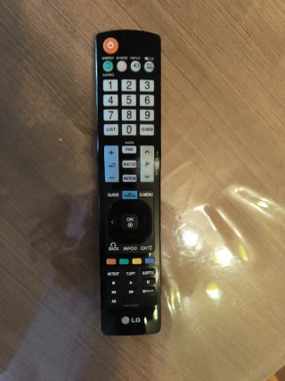 Televisión LG 32LV3550 con mando