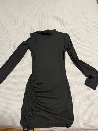 Vestido ajustado cuello alto invierno