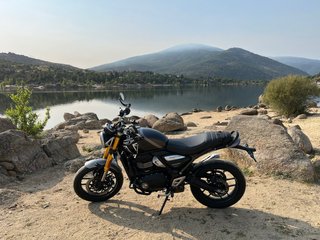 Triumph Speed 400 Negra/Gris