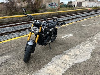 Triumph Speed 400 Negra/Gris