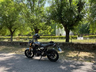 Triumph Speed 400 Negra/Gris