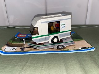 Lego Set Coche y Caravana