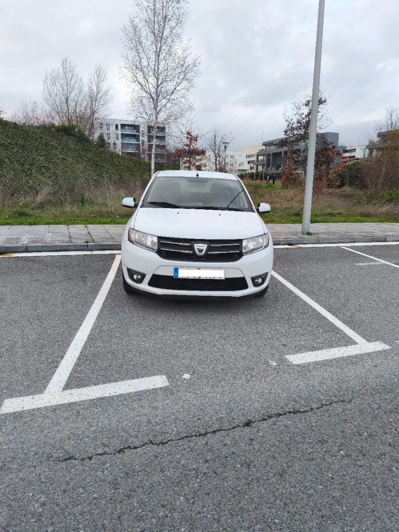 Dacia Sandero 2014 - foto 1