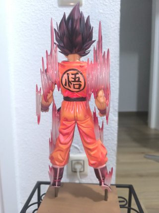 Figura Goku Kaioken 37cm Dragon Ball