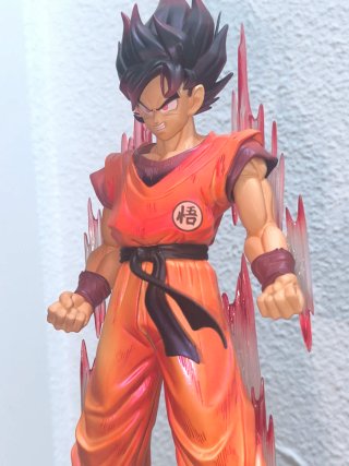 Figura Goku Kaioken 37cm Dragon Ball