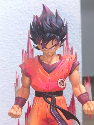 Figura Goku Kaioken 37cm Dragon Ball