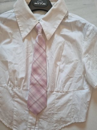 Camisa Corsé Blanca + Corbata Cuadros Rosa