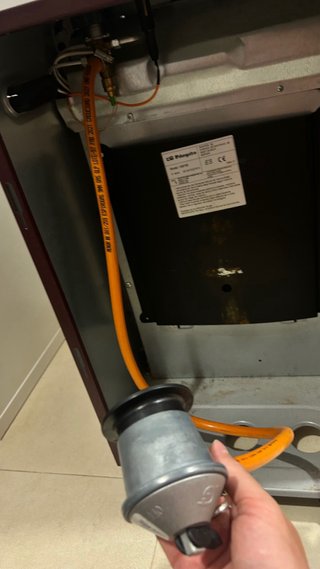 Estufa Gas Butano ORBEGOZO HBF 95
