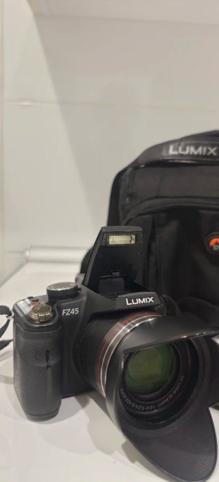 Cámara Panasonic Lumix DMC-FZ45 Negra
