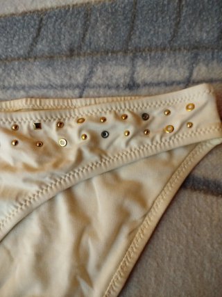 Braga Bikini TEX Blanco Roto, con detalles Dorados