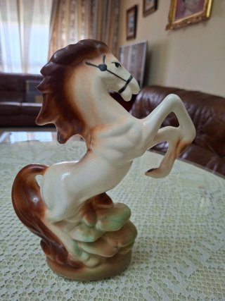 Caballo de cerámica 26 cm