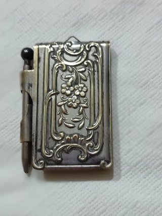 Lote de plata con piedra verde