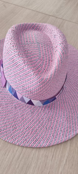 Sombrero CYS rosa y lila