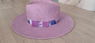 Sombrero CYS rosa y lila