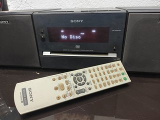 Minicadena Sony Micro Hi-Fi CMT-DH30 (DVD, CD, USB