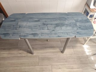 Mesa de cocina con 4 sillas