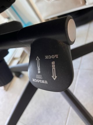 Silla de oficina ergonómica roja