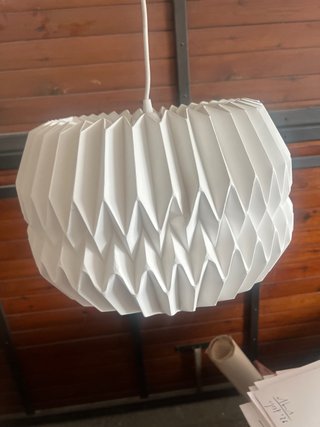 Lámpara colgante de papel blanca