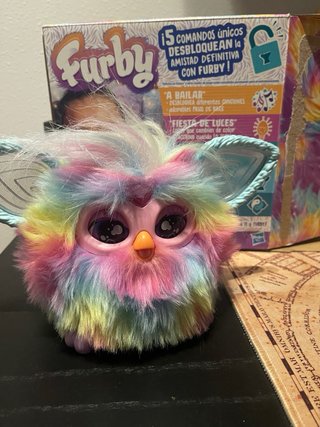 Furby Arcoíris con Orejas Luminosas