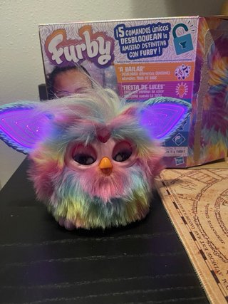 Furby Arcoíris con Orejas Luminosas