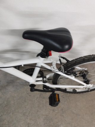Bicicleta infantil btwin blanca