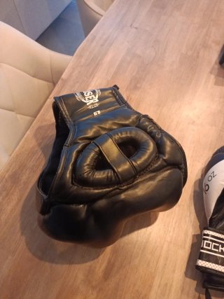 Casco y guantes de boxeo. Cambio por pesas rusas