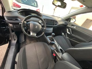 Peugeot 308 2021