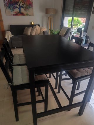 Mesa comedor y 4 sillas madera y tela