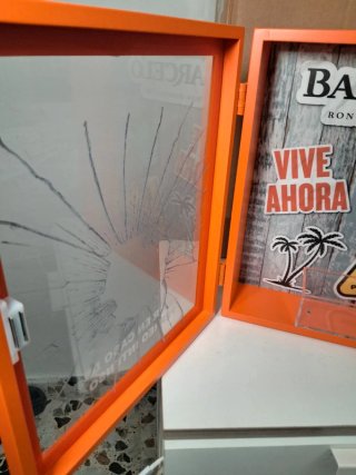 Caja Luminosa Ron Barceló única y exclusiva