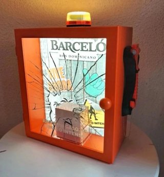 Caja Luminosa Ron Barceló única y exclusiva