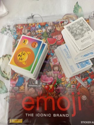 Álbum de cromos Emoji Panini