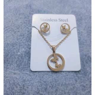 Conjunto de collar y pendientes mariposas