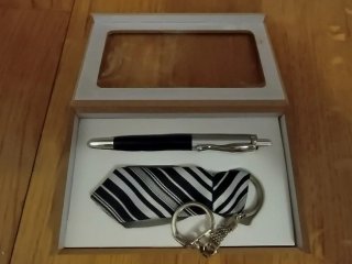 Estuche Llavero y Bolígrafo Negro/Plata