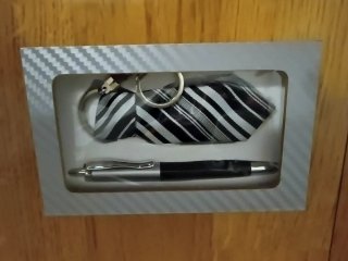 Estuche Llavero y Bolígrafo Negro/Plata