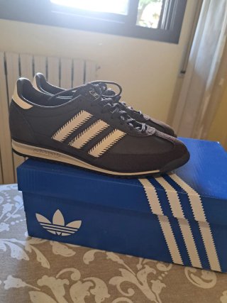 Zapatillas Adidas Mujer Marrones y Blancas