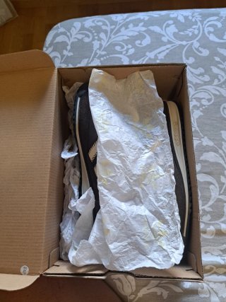 Zapatillas Adidas Mujer Marrones y Blancas