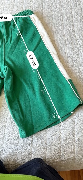 Chándal corto verde con blanco