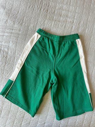 Chándal corto verde con blanco