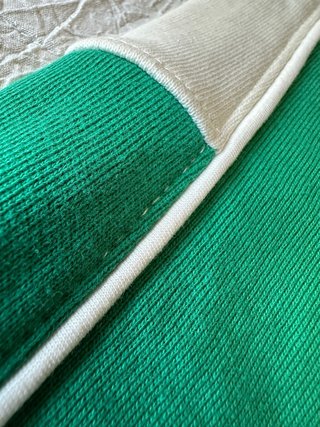 Chándal corto verde con blanco