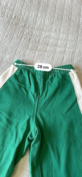 Chándal corto verde con blanco
