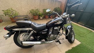 Suzuki Marauder 125 Negra
