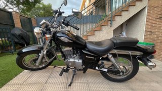 Suzuki Marauder 125 Negra