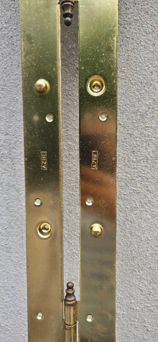 Cerradura y bisagra  puerta blindada 2 anclajes.