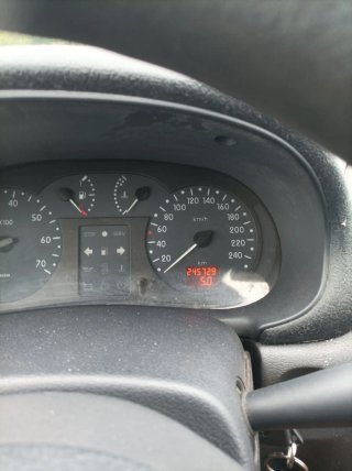 Renault Clio 2000